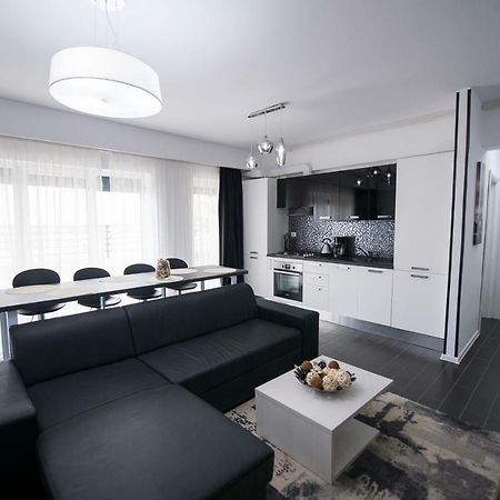 Apartel Black & White Navodari Exterior photo