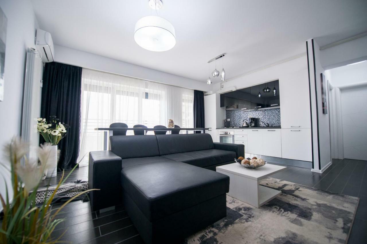 Apartel Black & White Navodari Exterior photo