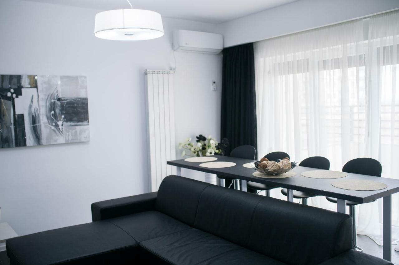Apartel Black & White Navodari Exterior photo